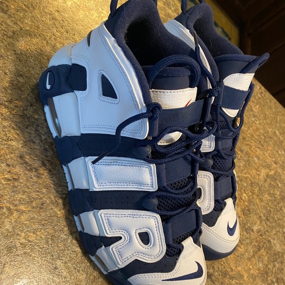 Nike Air Shoes Size 10 - Picture 2 of 3